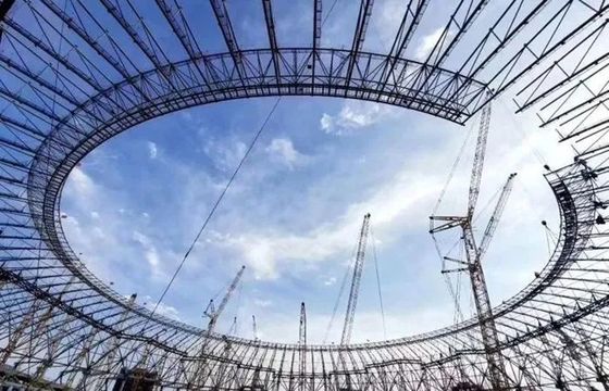 স্যান্ডউইচ প্যানেল বা স্টিল শীট ছাদ সহ ইস্পাত কাঠামো গুদাম