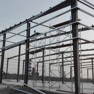 কার্বন প্রিফ্যাব্রিকেটেড স্টিল বিল্ডিং স্যান্ডউইচ প্যানেল ছাদ সহ গ্যালভানাইজড বা পেইন্ট স্টিল ফ্রেম পৃষ্ঠ