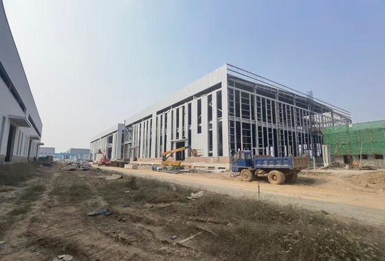 দৃঢ় কাঠামোর ইস্পাত কাঠামো গুদাম, পিইউ স্যান্ডউইচ প্যানেল এবং নমনীয় ডিজাইন সহ