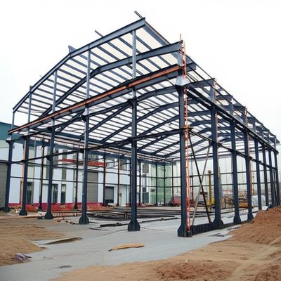 ইউরোপীয়ান এস২৩৫ ও এস355 স্ট্যান্ডার্ড এবং শক্তিশালী আবহাওয়া প্রতিরোধী ক্ষমতা সহ কাস্টমাইজেশনের জন্য হট-রোল্ড স্টিল স্ট্রাকচার গুদাম