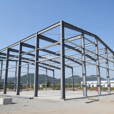 Customized Size Weather Resistant Prefab Steel Warehouse with Shot Blasting Level SA 2.5