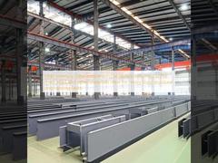 উচ্চ ক্ষমতা সম্পন্ন ইস্পাত প্রকৌশল কর্মশালা, Q235B প্রধান ইস্পাত এবং অন্যান্য উপকরণ ব্যবহার করে ভারী শুল্কের কাঠামোগত প্রকৌশল কাজের জন্য আদর্শ